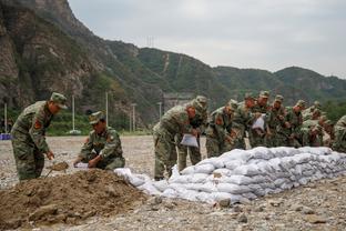 近51年单场至少25分10板10帽5助球员：大梦4次 文班在列